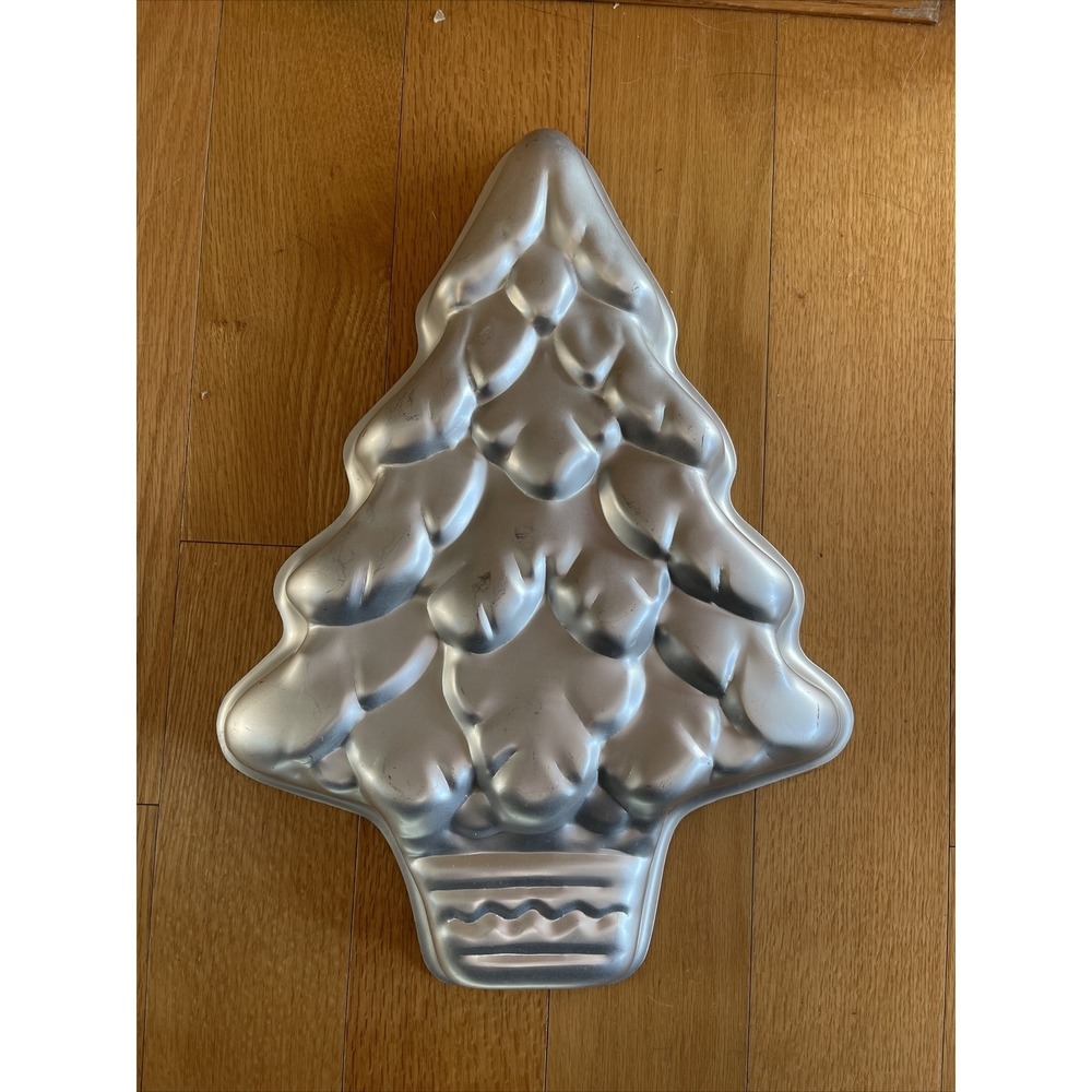 Christmas Tree Cake Pan Wilton 502-1107 Vintage Holiday 1972 Treelightful